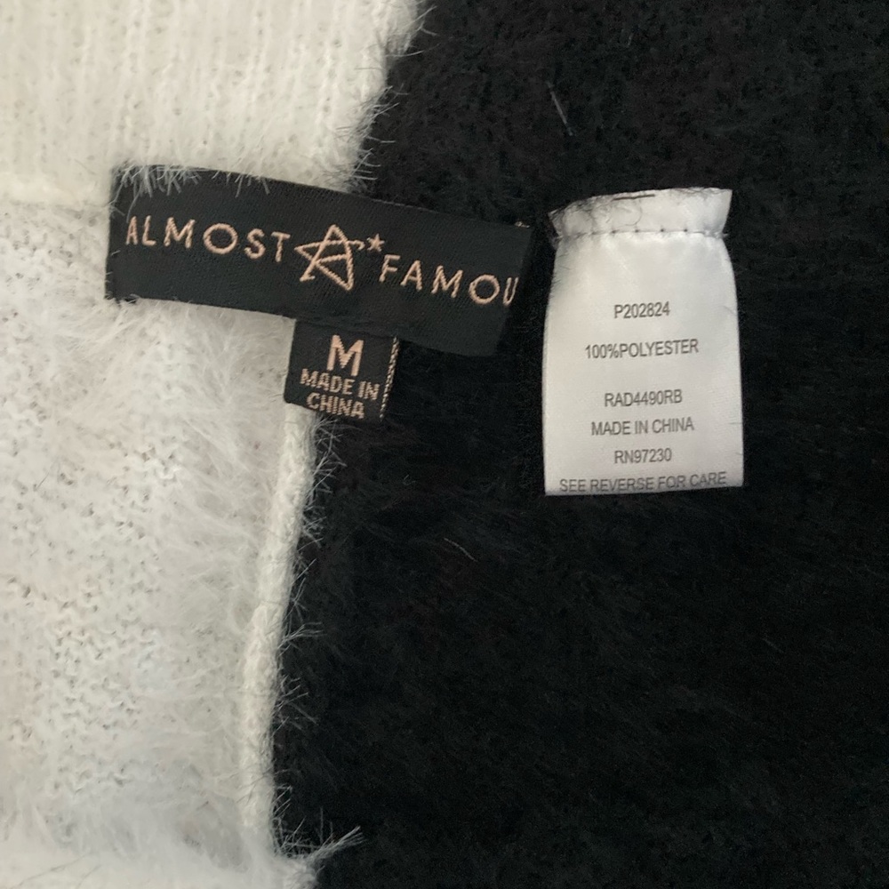 SOLD ❤️ NWT Almost Famous Fuzzy Sweater Shorts M Black White Sexy Color Block - Picture 5 of 5